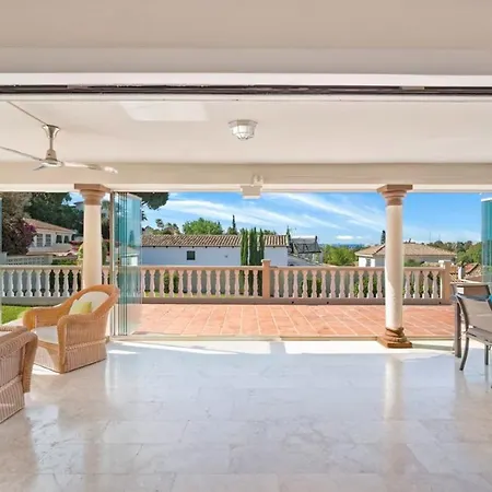Spacious And Comfortable Chalet Holiday home Marbella