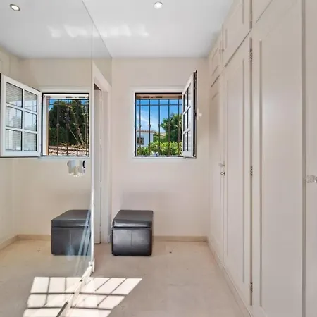 Spacious And Comfortable Chalet Holiday home Marbella